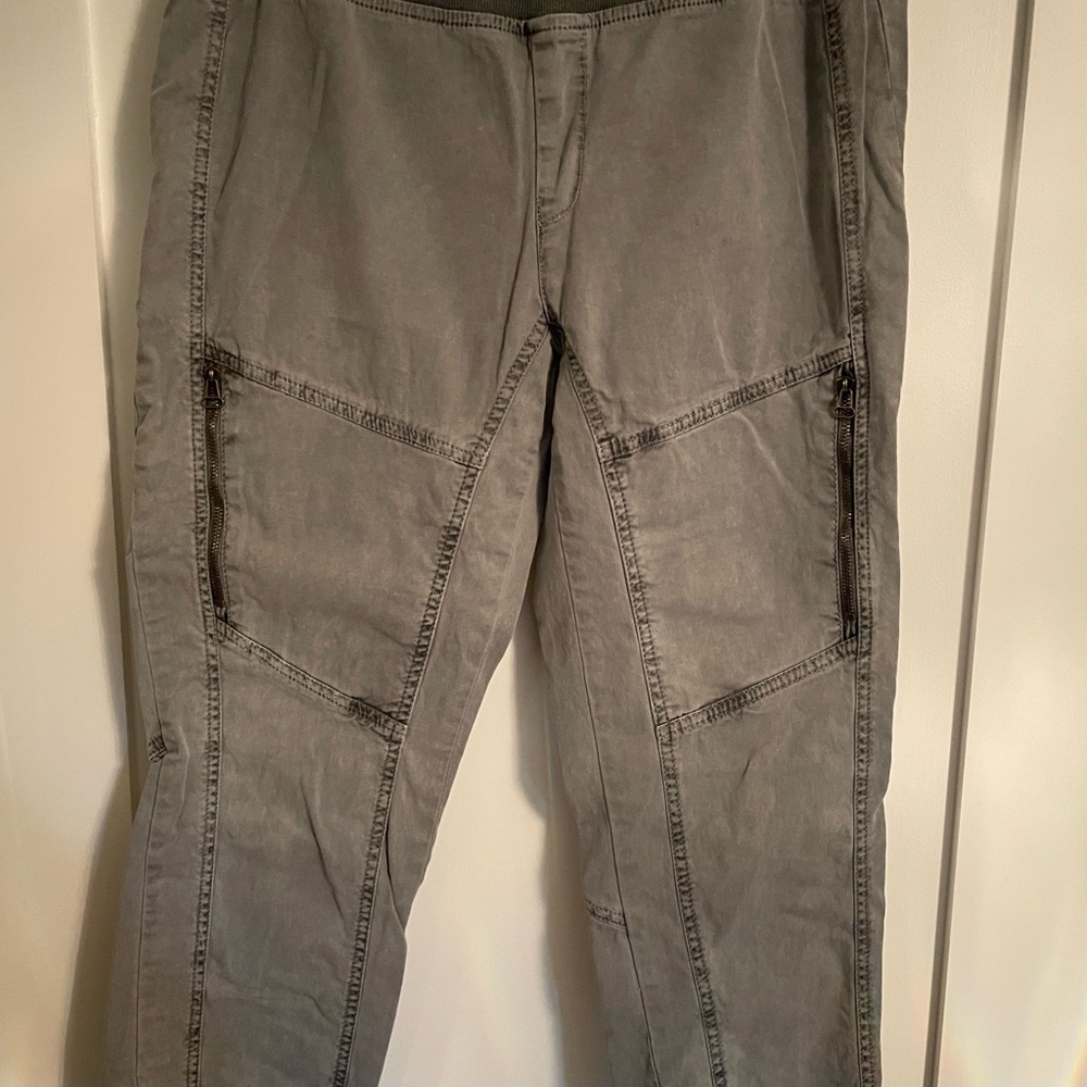 XCVI Gray Ankle Cropped Pants